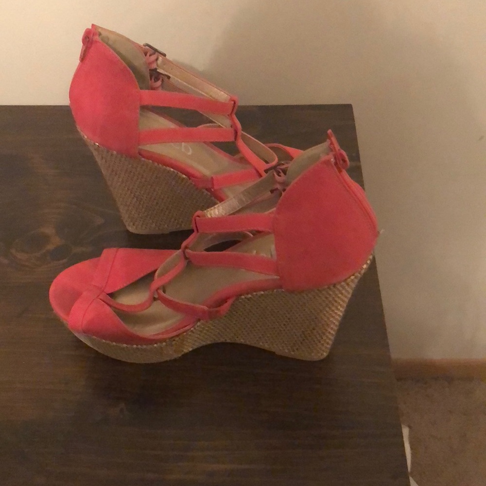 Coral Deb wedges